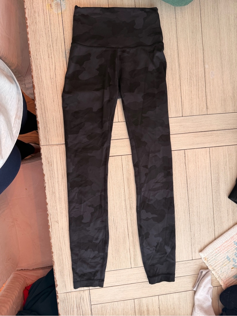Lululemon size 2 Black Camo Leggings